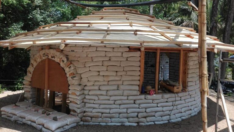 earthbag construction , construction without bricks , no bricks were used in this construction